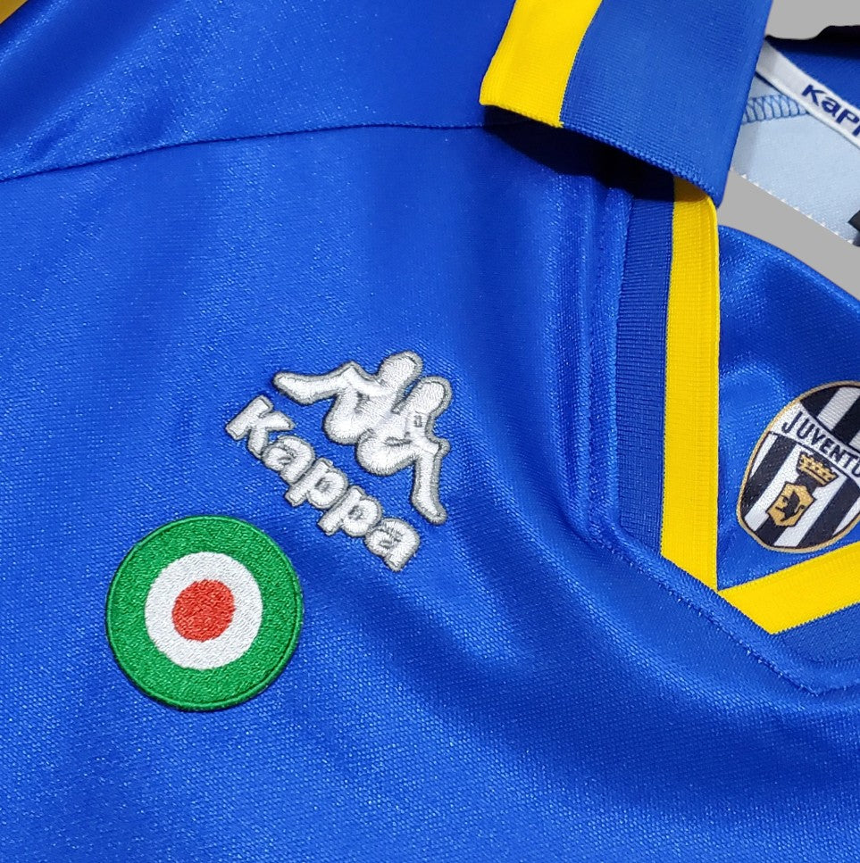 JUVENTUS 1996 - 1997 AWAY JERSEY