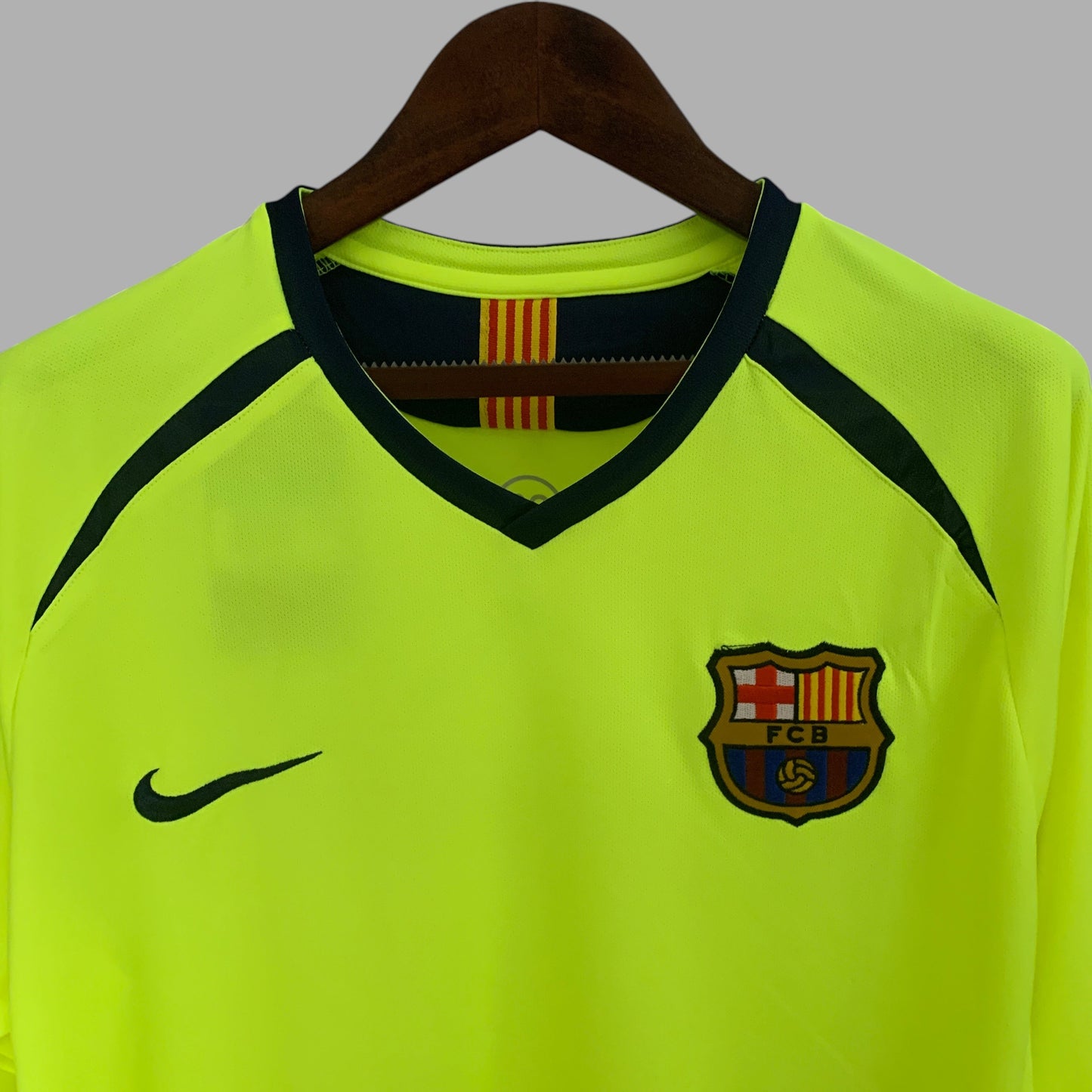BARCELONA 2005 - 2006 AWAY JERSEY LONG SLEEVED