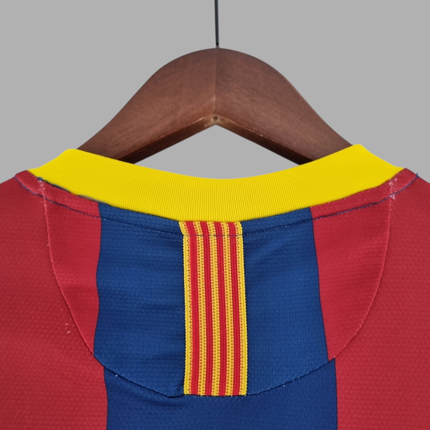 BARCELONA 2010 - 2011 HOME JERSEY LONG-SLEEVED