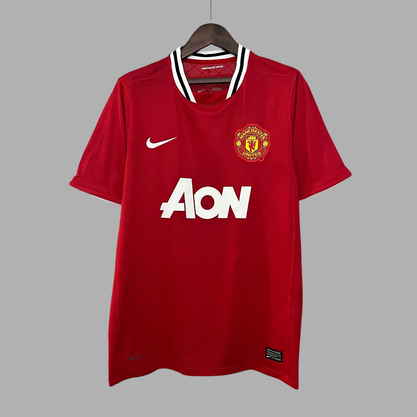 MANCHESTER UNITED 2011-2012 HOME JERSEY