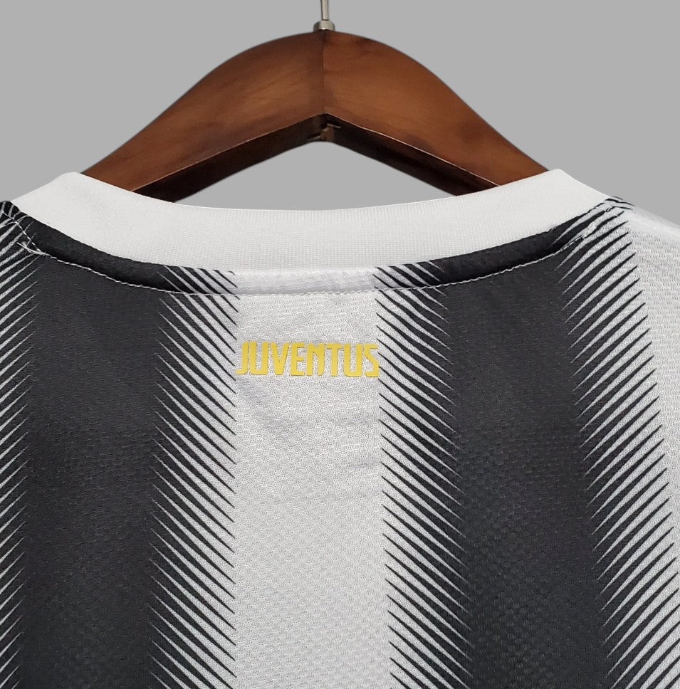 JUVENTUS 2010 - 2011 HOME JERSEY