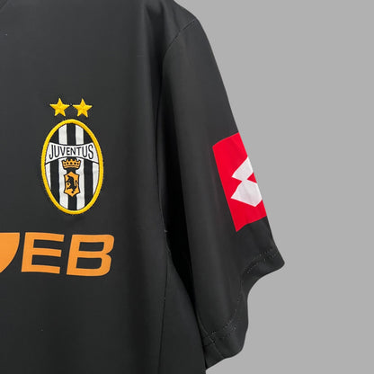 JUVENTUS 2001 - 2002 AWAY JERSEY