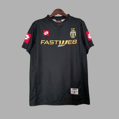 JUVENTUS 2001 - 2002 AWAY JERSEY