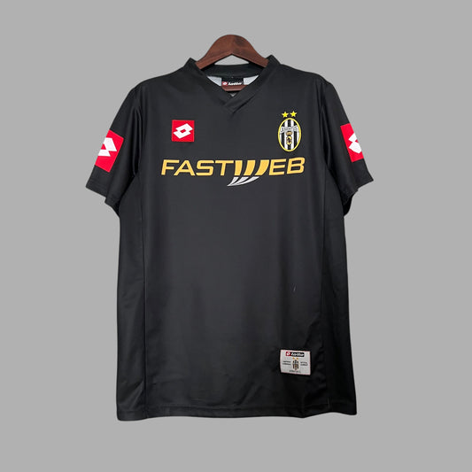 JUVENTUS 2001 - 2002 AWAY JERSEY